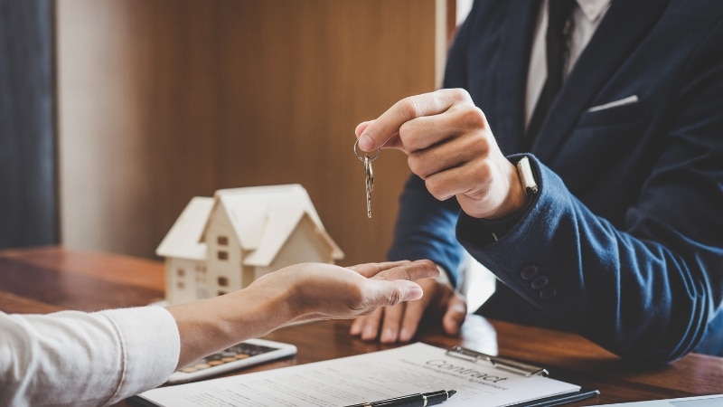 לקחת משכנתא