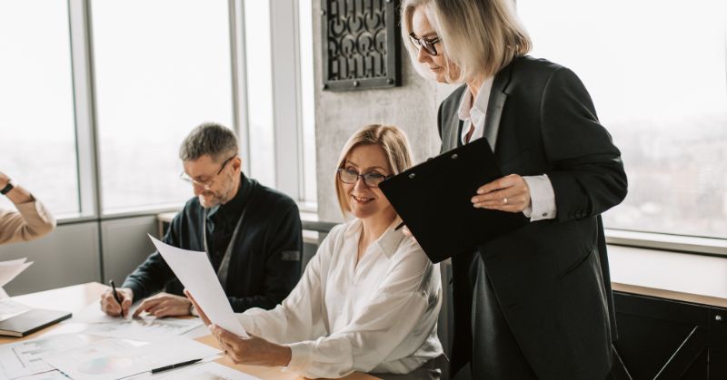 מה קורה כשעובד לא עומד בתנאי הבנק, ואיך מקום העבודה יכול למנוע משבר